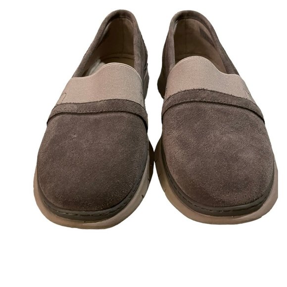 Vionic Women's Gray and Tan Sneakers - Picture 2 of 7